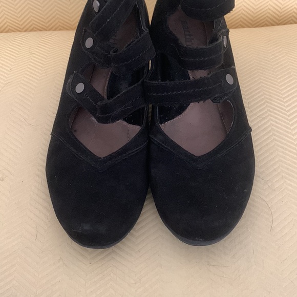 VGUC Earth black suede mary jane style shoes - Picture 5 of 10